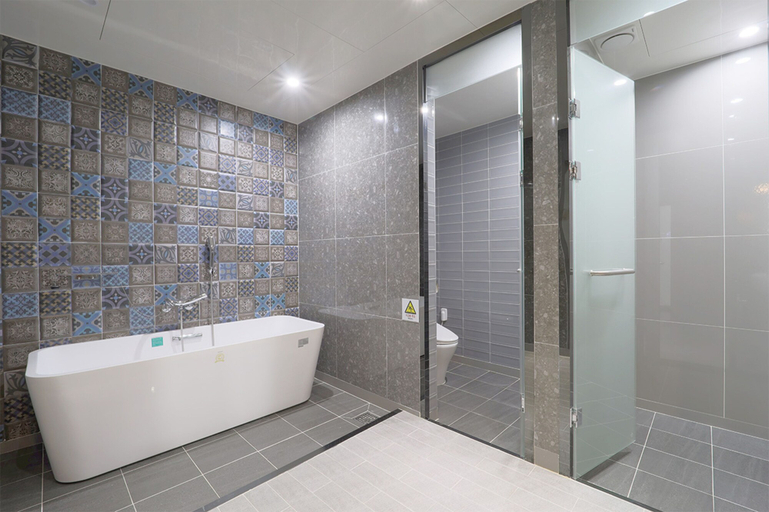 Bathroom 3, Busan Seomyeon YUNA Hotel Business, Busanjin