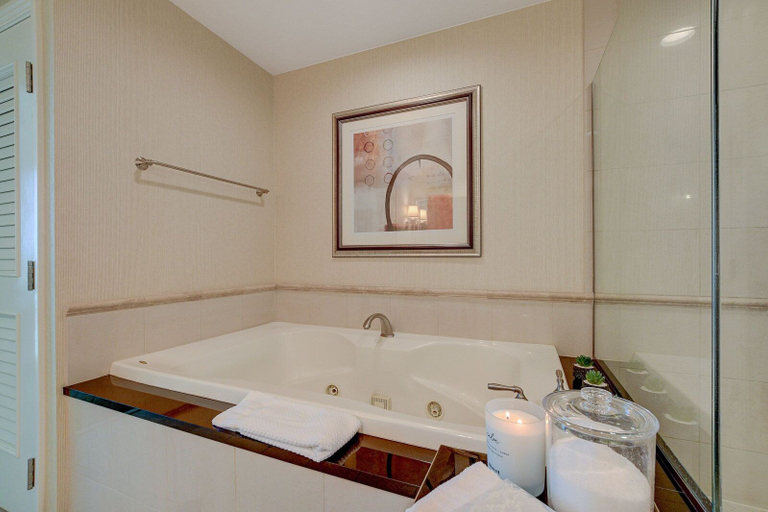 Bathroom 5, LUXE 702 MGM Signature 1 BR 2 BTH SUITE, Clark