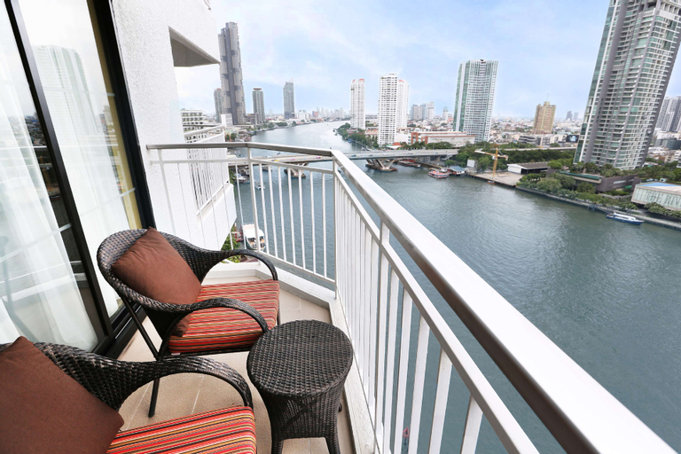 Exterior & Views 9