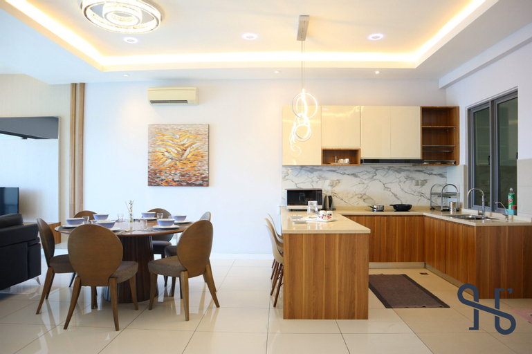Dining Room 15