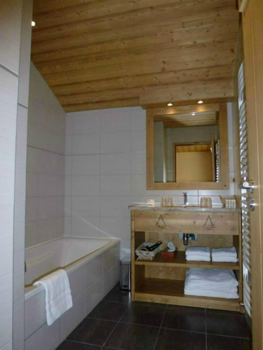 Bathroom 3, Hôtel Restaurant Les Sapins Wellness & Gourmet, Haute-Savoie