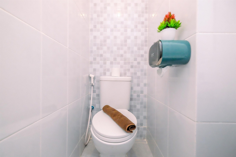 Bathroom 5, Compact And Nice Studio Tokyo Riverside Pik 2 Apartment, Tangerang