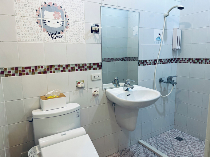Bathroom 5, Taipei Yes hostel, New Taipei City