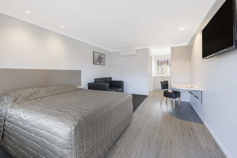 Bedroom 2, Black Gold Motel, Lithgow