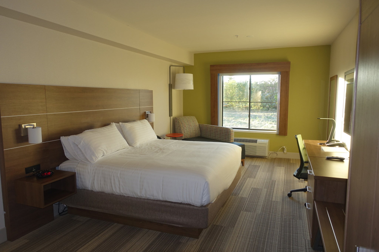 Bedroom 4, Holiday Inn Express & Suites BRENTWOOD by IHG, Contra Costa