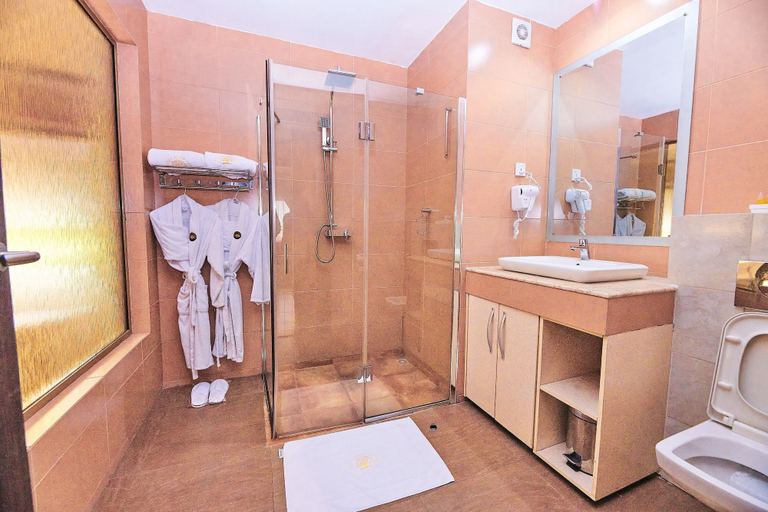 Bathroom, OAK HAVENS HOTEL, Obio/Akp