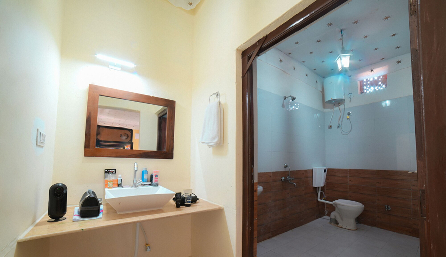 Bathroom 3, Dolatgarh Desert Camp, Jaisalmer