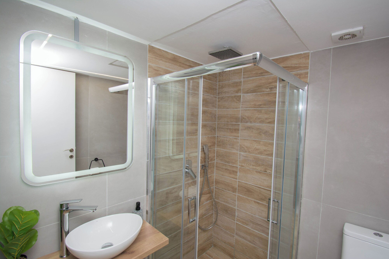 Bathroom 5, Jasmine by Checkin, Crete