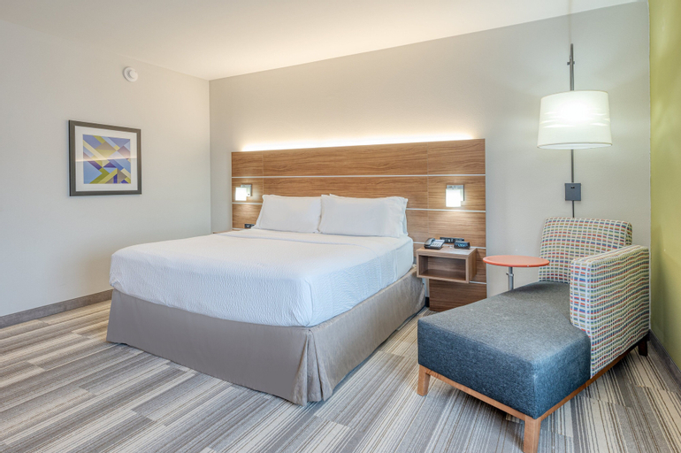 Bedroom 13
