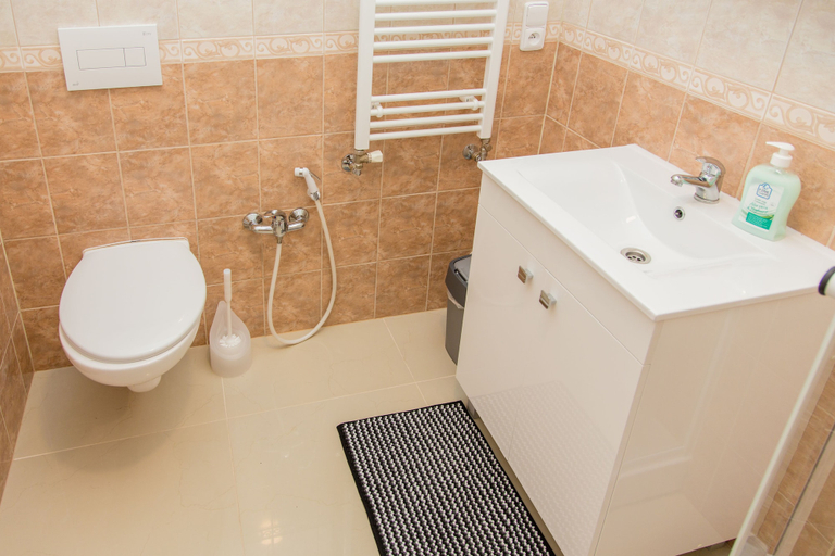 Bathroom 5, Madonna Apartments, Karlovy Vary