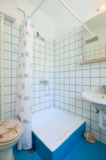 Bathroom 4, House Lillla, Pojezerje