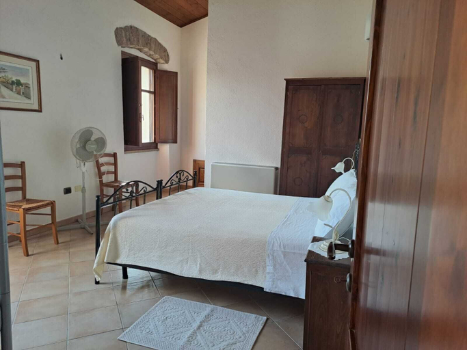 Bedroom 5, B&B S'Omu Antiga, Oristano