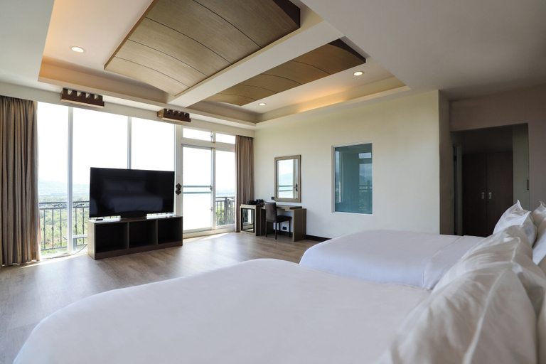 Bedroom 2, The South - Dawn, Pingtung