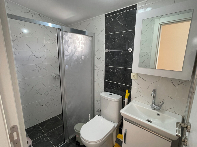 Bathroom 5, Trios Apart, Gökçeada