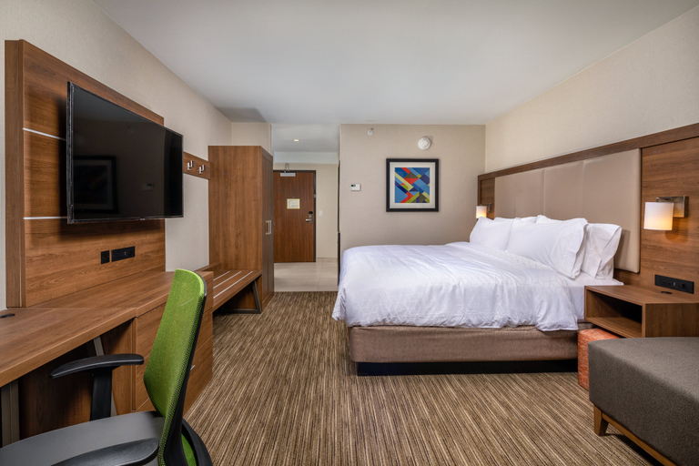Bedroom 2, Holiday Inn Express & Suites CHATSWORTH by IHG, Los Angeles
