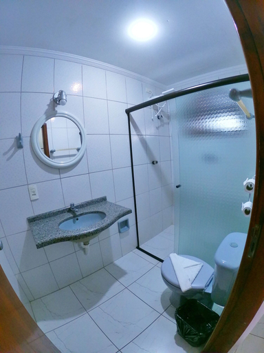 Bathroom 5, Hotel Marazul, Cananéia