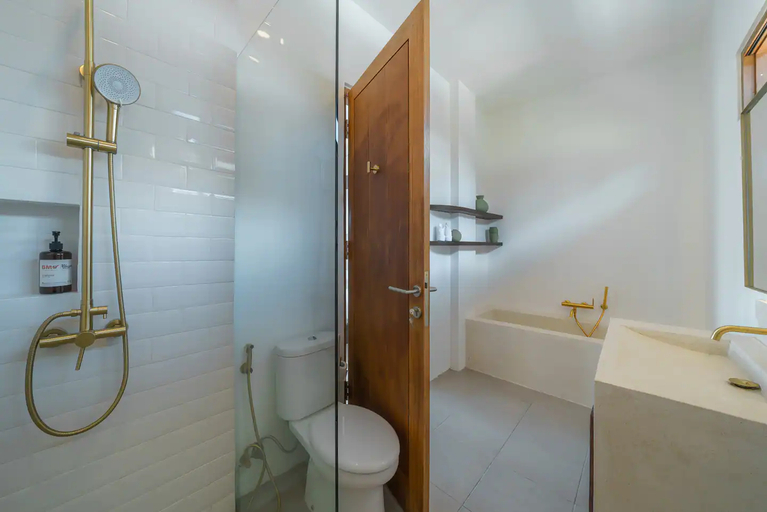 Bathroom 4, Villa Umaju: Contemporary Minimalist 2BR Villa in Umalas!, Badung