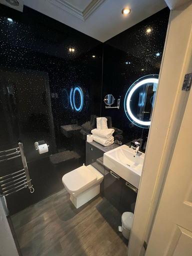 Bathroom 4, Lawton & Lauriston Court, Conwy