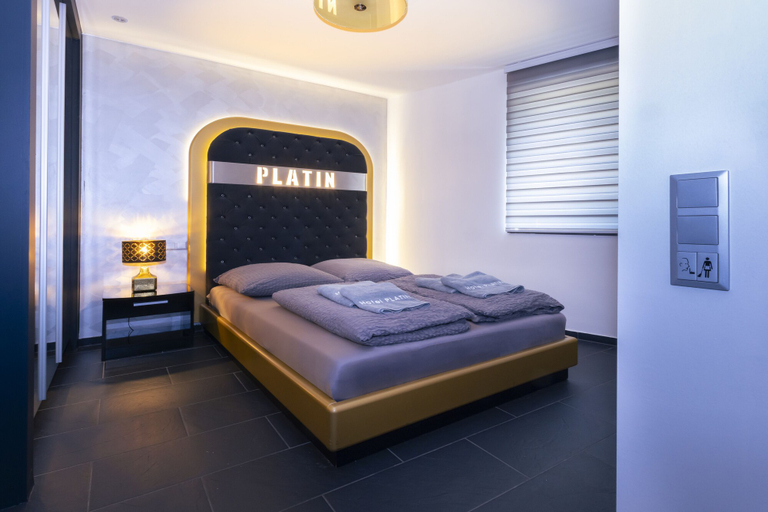 Bedroom 4, Hotel Platin Regensburg, Regensburg