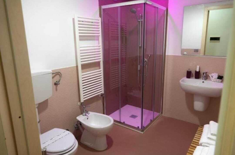 Bathroom 4, Lungomare Suite & Spa, Napoli