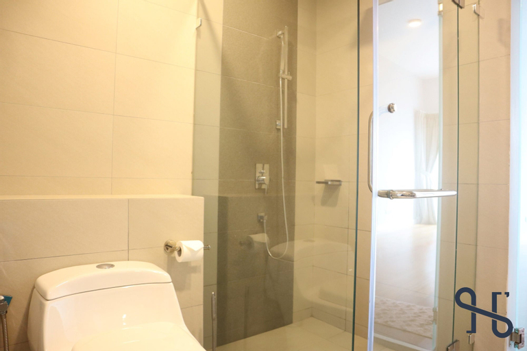 Bathroom 6