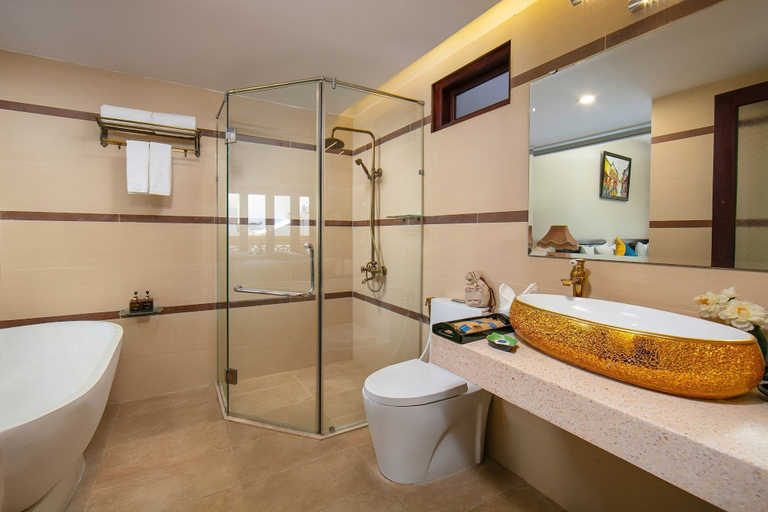 Bathroom 4, La Charm Hoi An Hotel - Peaceful Boutique In Old Town, Da Nang