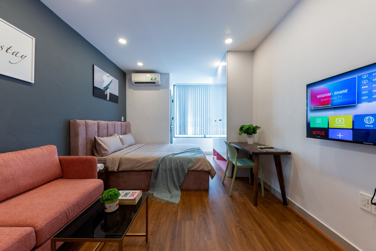 RIVERGATE apartment infinity pool & Gym, District 4