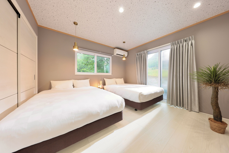 Bedroom 3, Crystal Besso Shirahama, Shirahama