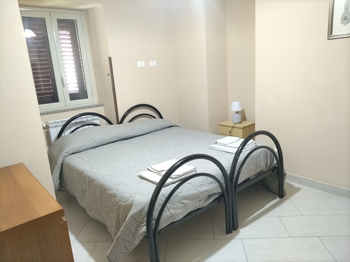 Bedroom 2, Nonna Maria, Messina