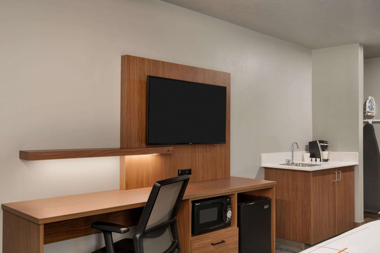 Bedroom 3, La Quinta Inn & Suites by Wyndham Springfield, Lane