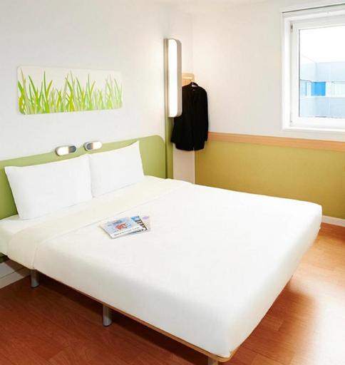 Bedroom 18