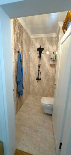 Bathroom, Can Suite Home Life, Merkez