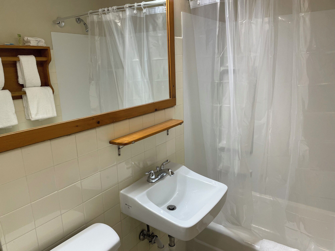 Bathroom 3