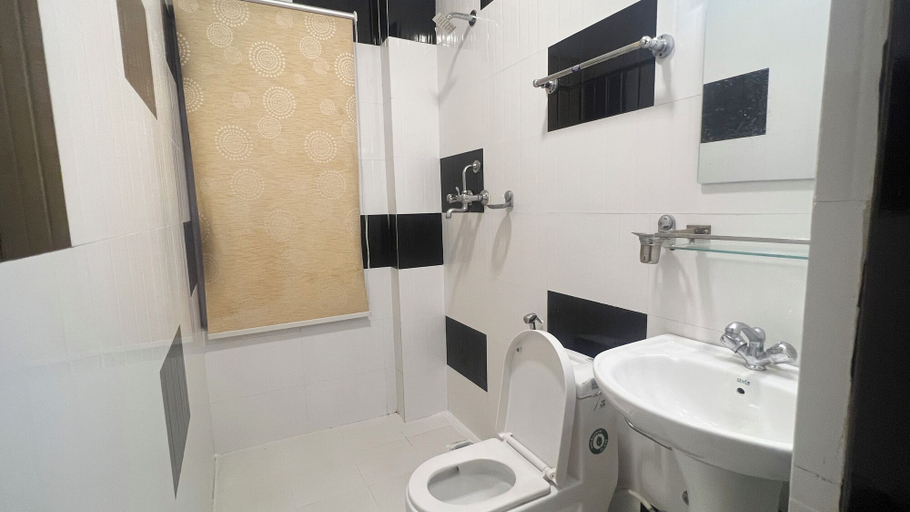 Bathroom 4, Thamel Hotel & Spa, Bagmati