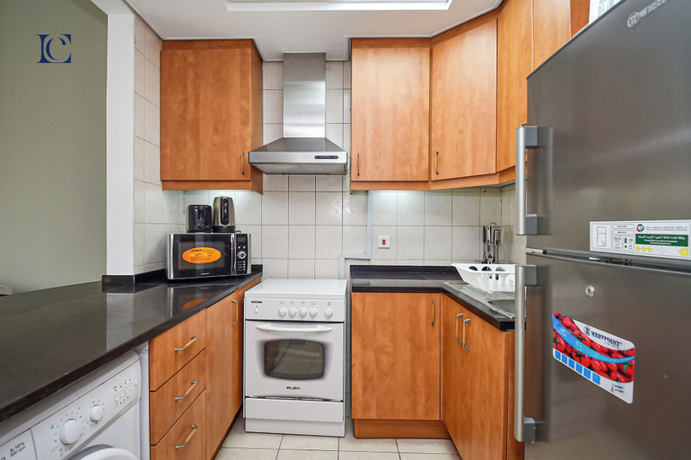 Others 5, Eddie - Comfortable spacious Studio, Dubai