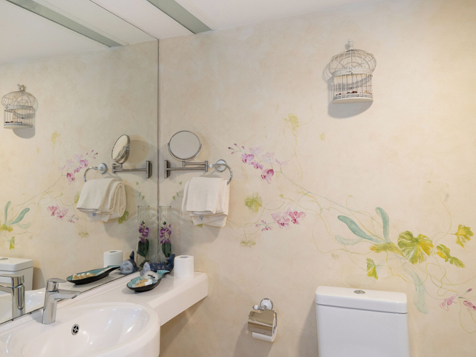 Bathroom 3, St. Peter'S Boutique Hotel, Riga