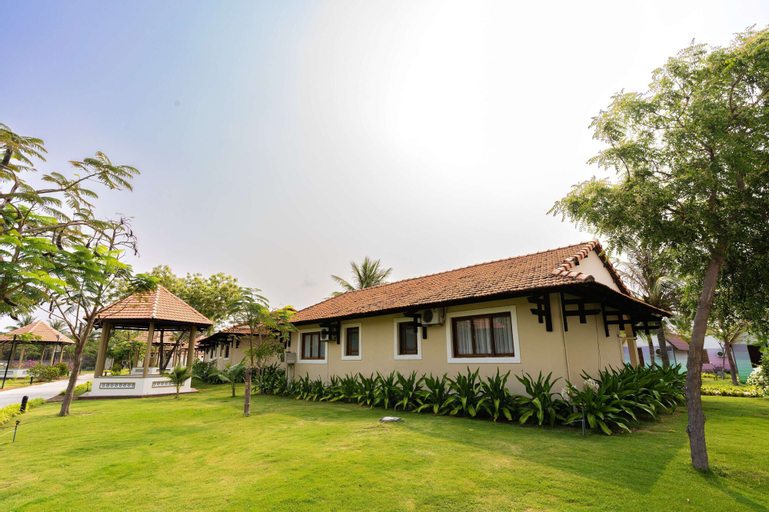 Exterior 5