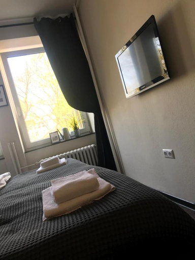 Bedroom 2, Hamburg Room, Hamburg
