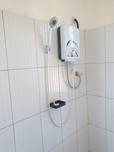 Bathroom 4, Rosa Negra Kampala, Jinja