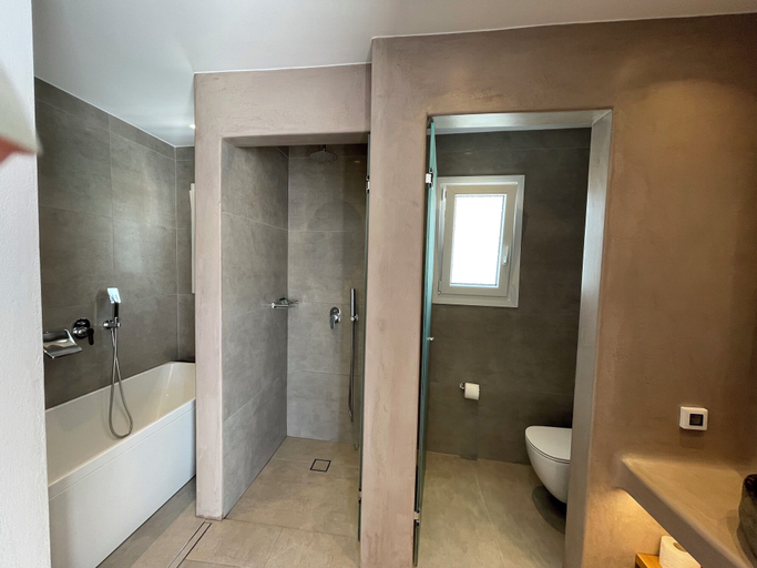 Bathroom 4, Pelagos Studios, South Aegean