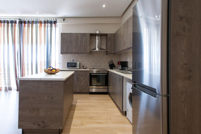 Room 4, Luxurious 3-bdrm Seaside Retreat in Glyfada Fully Renovated, Attica