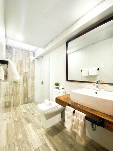 Bathroom 4, El Carmen Hotel, Antigua Guatemala