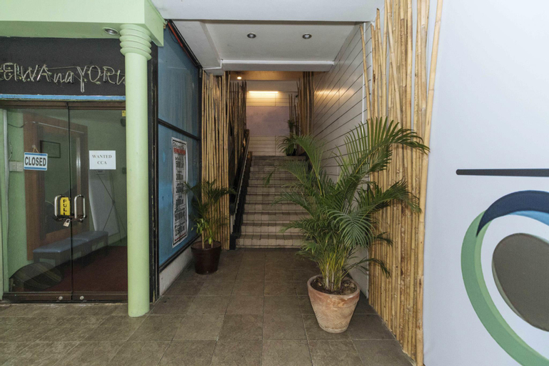Others 3, RedDoorz @ Amorsolo Makati, Makati City