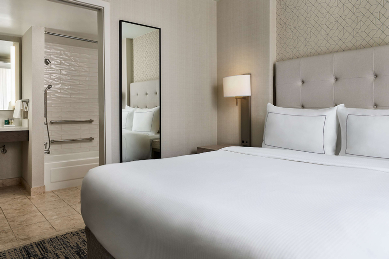 Bedroom 3, Hilton Kansas City Country Club Plaza, Jackson