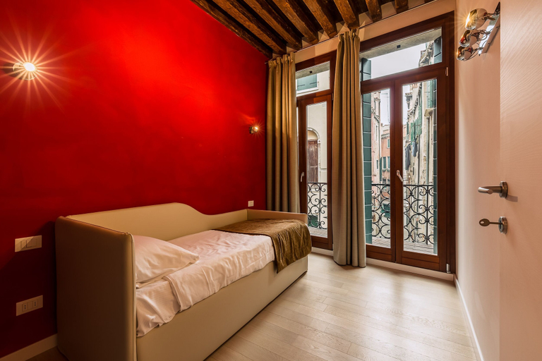 Bedroom 4, Charming Palace Corte Del Teatro, Venezia