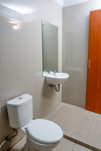 Bathroom 15