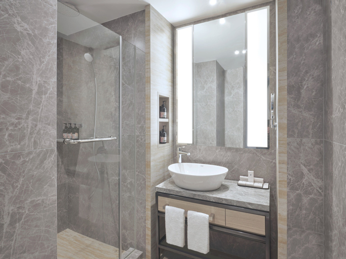 Bathroom 15