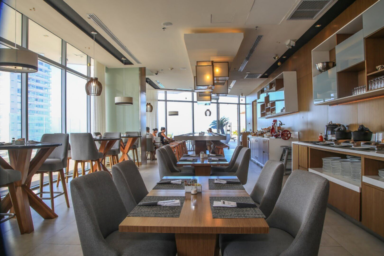 Food & Drinks 5, Grand Marina Santa Marta, Santa Marta (Dist. Esp.)