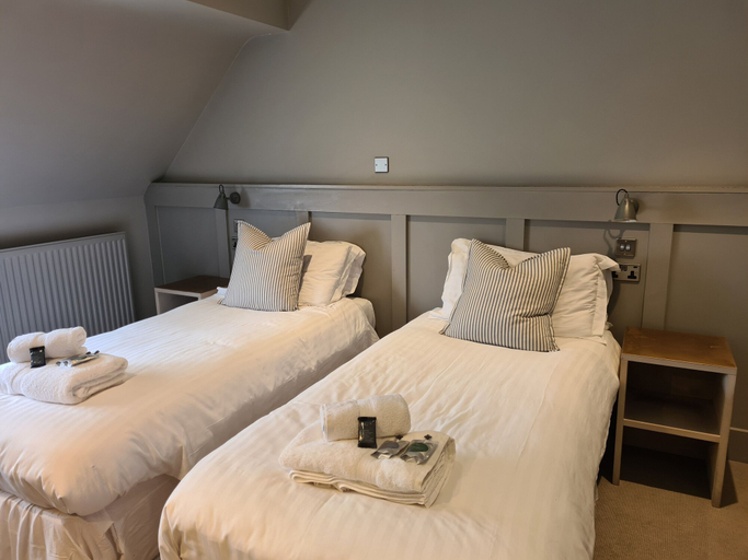 Bedroom 3, The Priory Inn, Gloucestershire