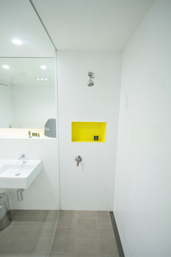Bathroom 10